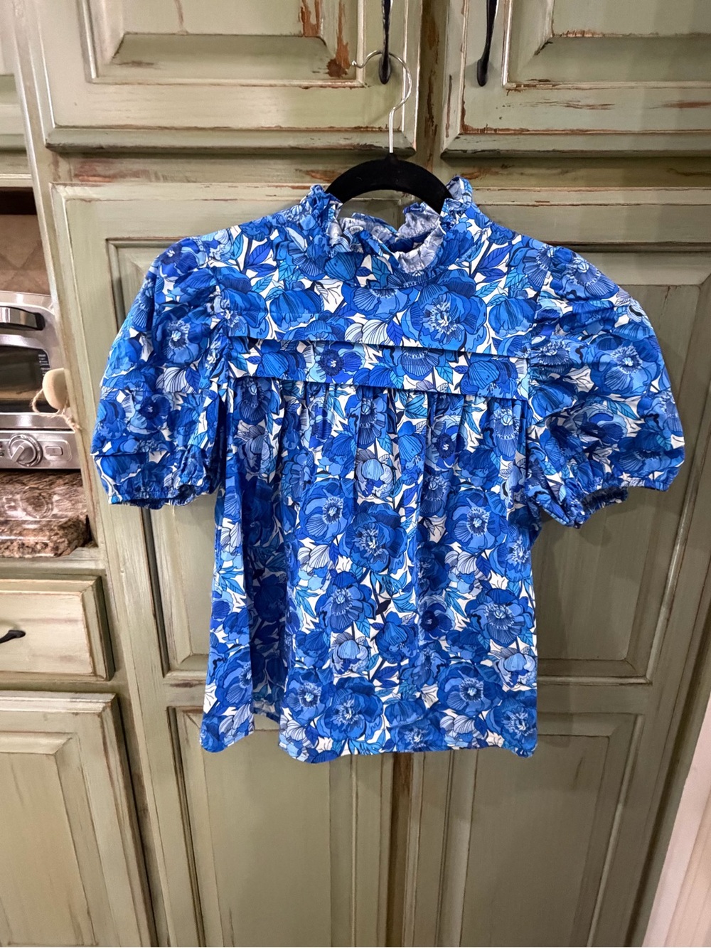 Blue Floral Puff-Sleeve Top
